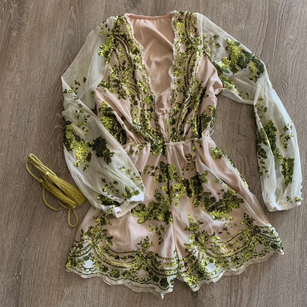 Romper shorts (size L) fits like a M
